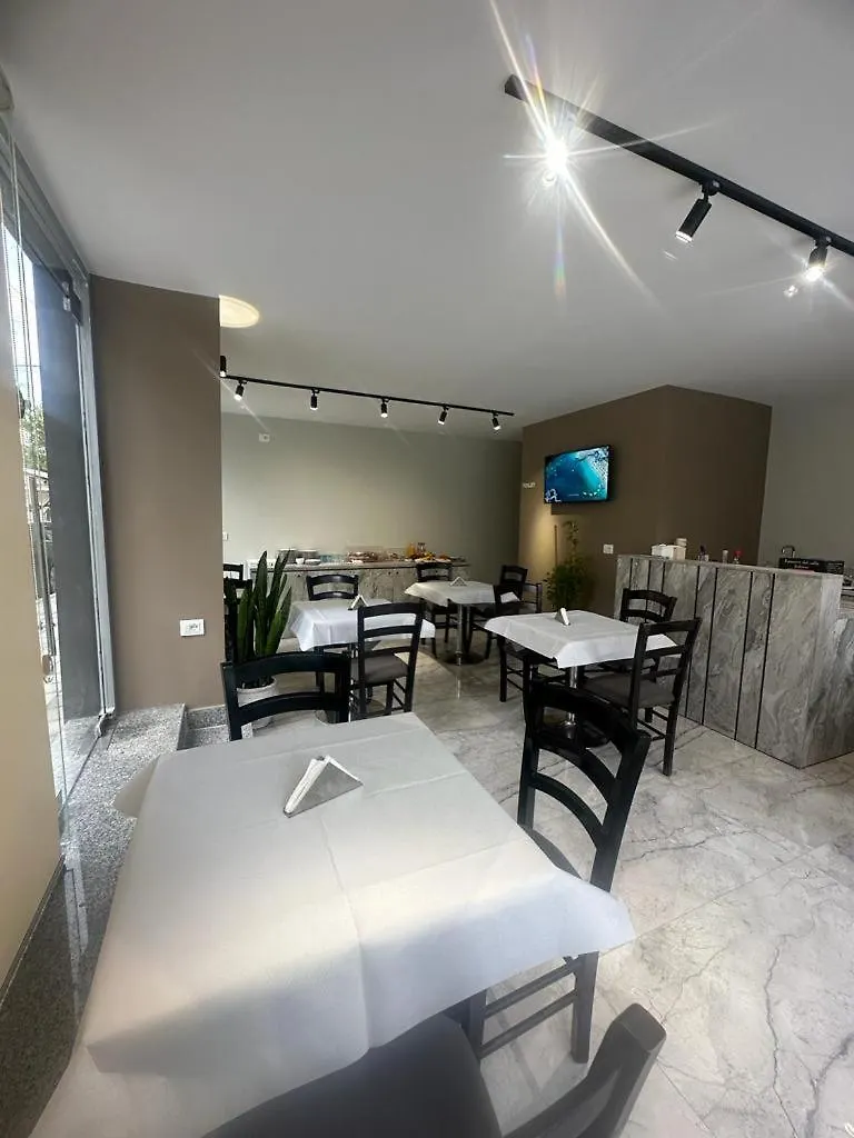Hotel Her Vlorë アルバニア