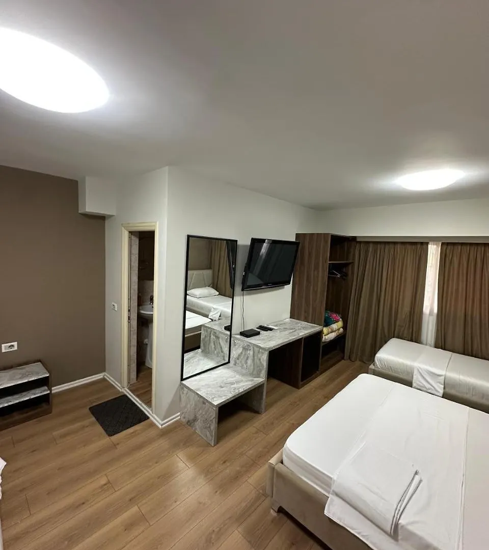 Hotel Her Vlorë アルバニア